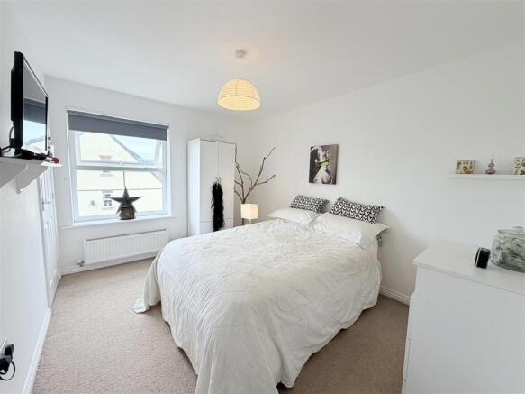 4 bed Town House for sale Image 8
