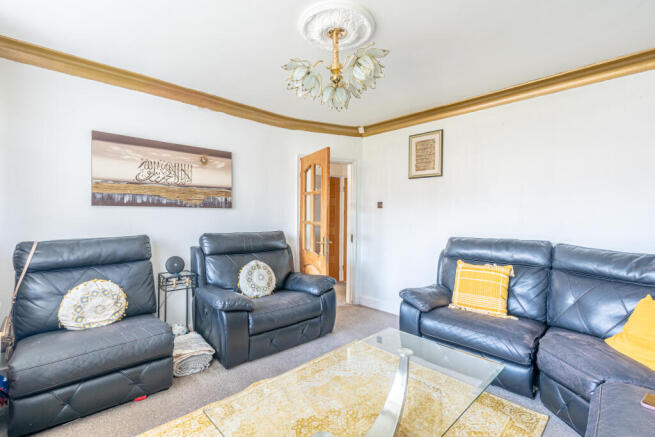 4 bed Semi-Detached for sale Image 7