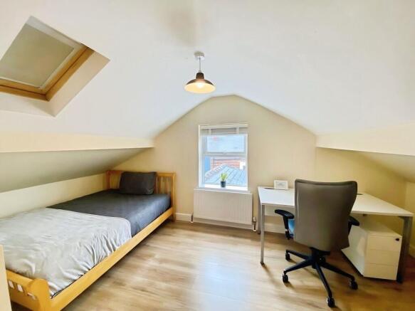 2 bed Flat to rent Image 8