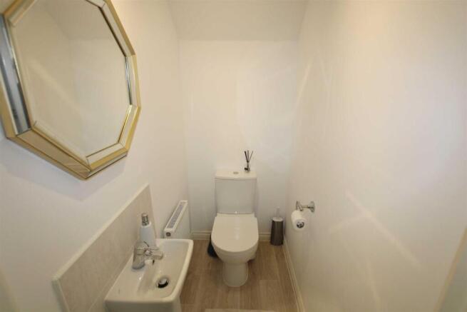 3 bed Semi-Detached for sale Image 7