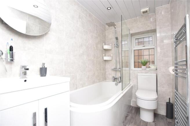4 bed Detached for sale Image 7