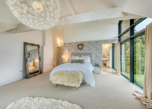 Grouse Lodge-bed1c.jpg