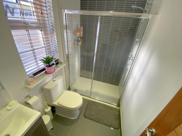 3 bed House to rent Image 8
