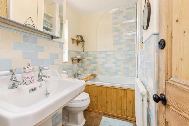 4 bed Detached for sale Image 12