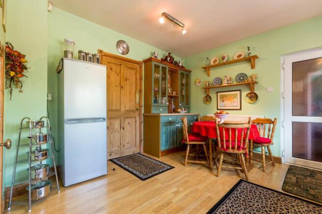 Kitchen / Breakfast Room