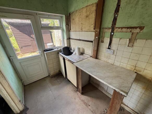 Queslett Road, Great Barr, Birmingham B43 7EJ photo 4