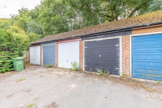 2 bed Terraced to rent Image 11