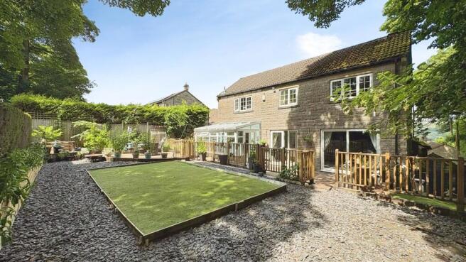 4 bed Detached for sale Image 12