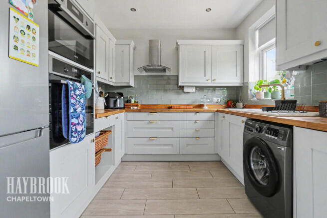 4 bed Detached for sale Image 6