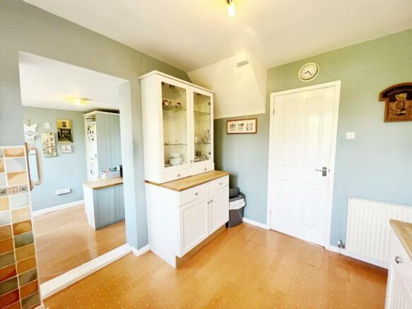 Kitchen pic 3.jpg