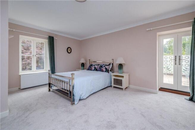 4 bed Semi-Detached for sale Image 10