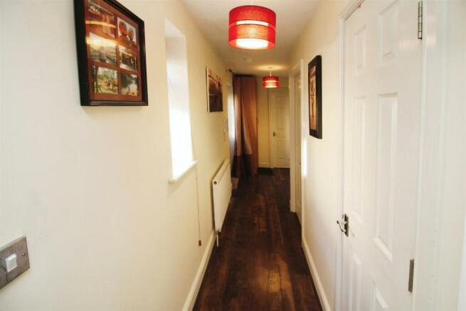 2 bed Ground Flat for sale Image 12