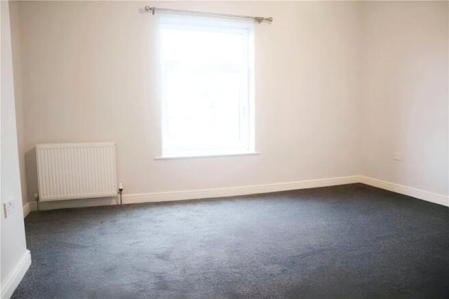 2 bed Terraced to rent Image 5