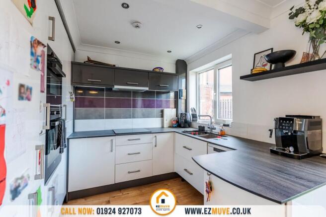 3 bed Semi-Detached for sale Image 8