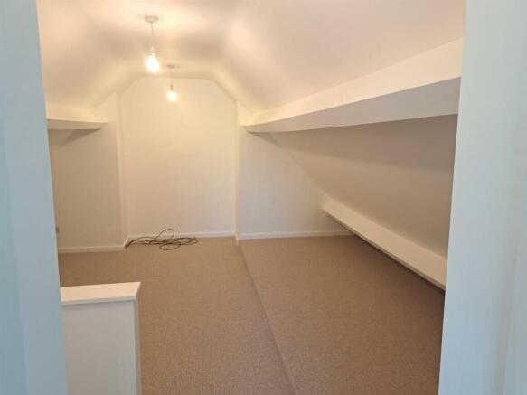 ROOM 1