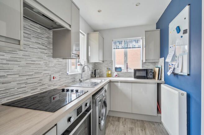 1300982-8-683a12f...