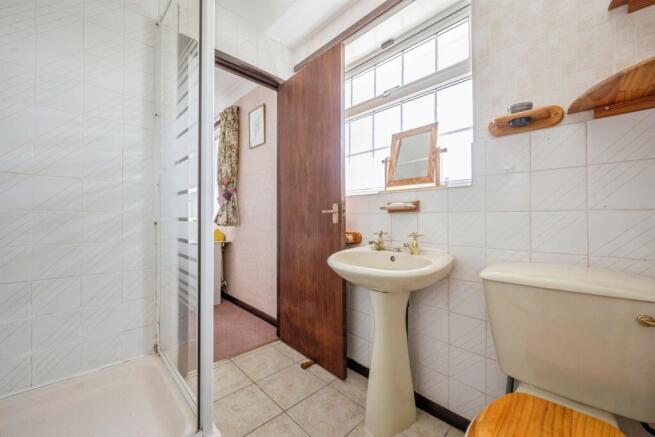 4 bed Detached for sale Image 12
