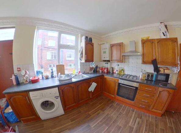 5 bed Terraced to rent Image 5