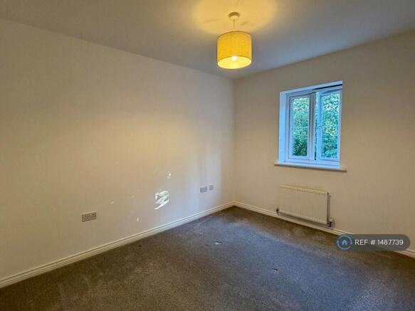 3 bed Semi-Detached to rent Image 12