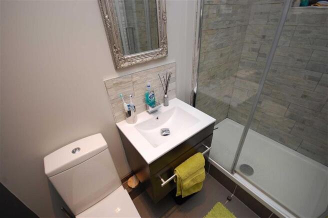 EN SUITE