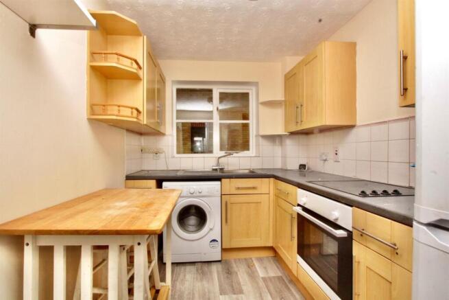 Hallingbury Court, E17