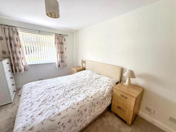 2 bed Semi-Detached Bungalow for sale Image 4