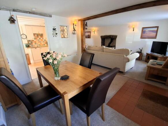 Lounge/Dining Room