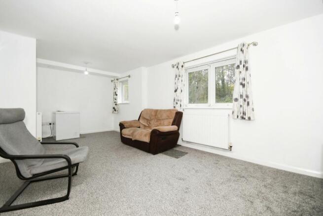 2 bed Flat for sale Image 10