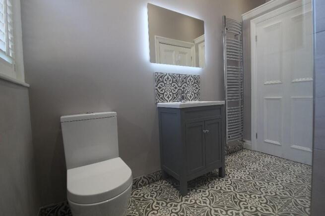 2 bed Apartment to rent Image 8