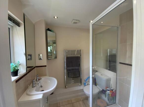 Bedroom 3 Private Ensuite