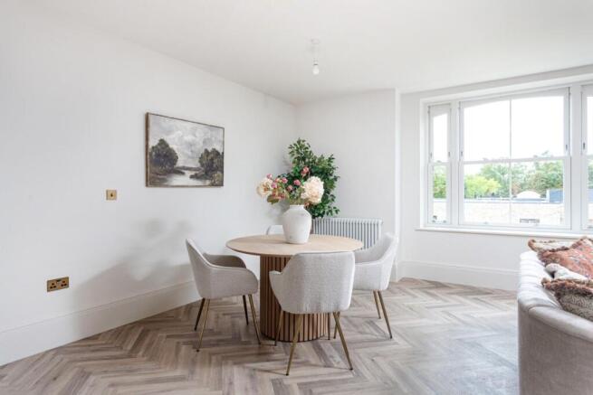3 bed Apartment for sale Image 5