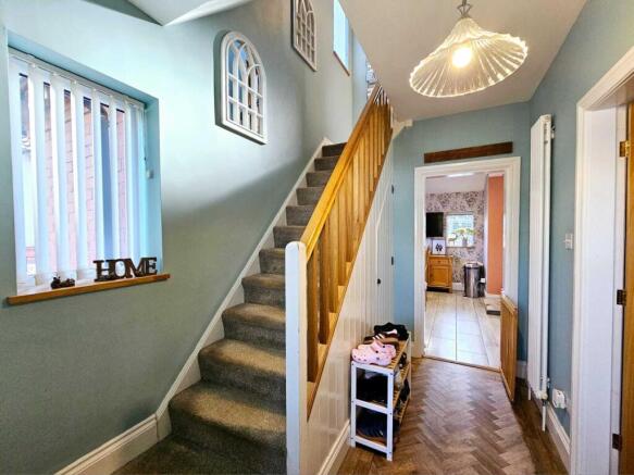 3 bed Semi-Detached for sale Image 8