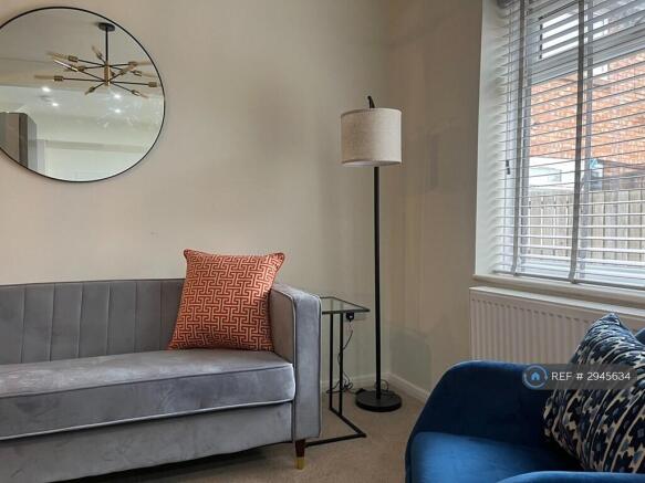 1 bed House Share to rent Image 7