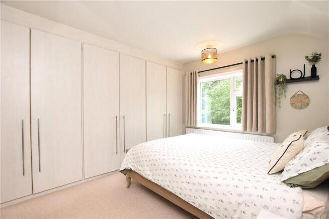 4 bed Semi-Detached for sale Image 7