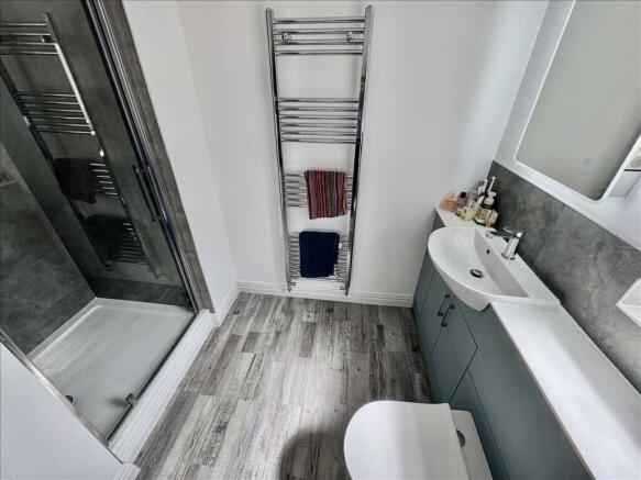 ENSUITE SHOWER ROOM