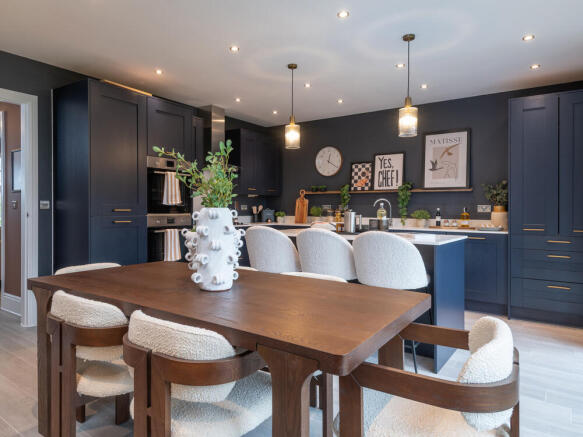 Redrow  The Stratford  Kitchendining  72111