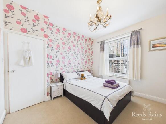 2 bed Apartment for sale Image 5