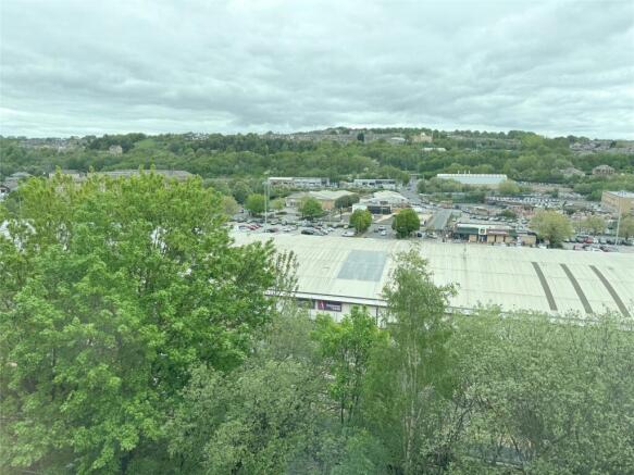 2 bed Apartment to rent Image 8
