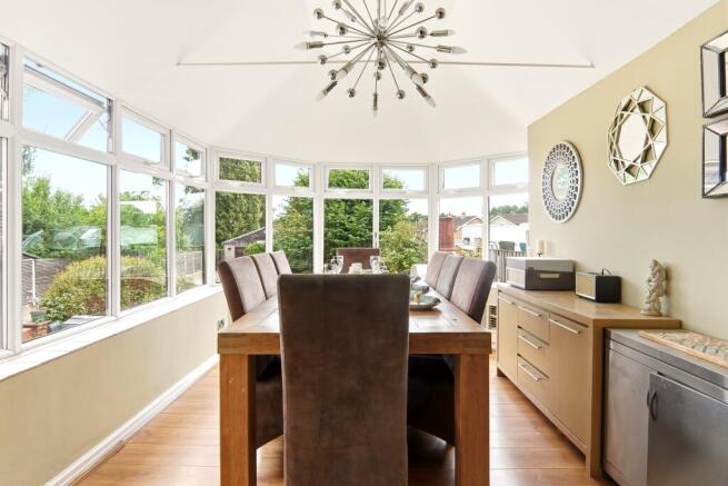 5 bed Detached for sale Image 9