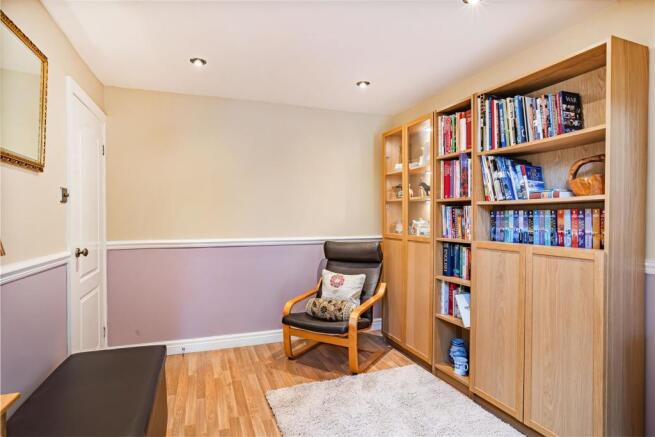 8507228-interior10.jpg