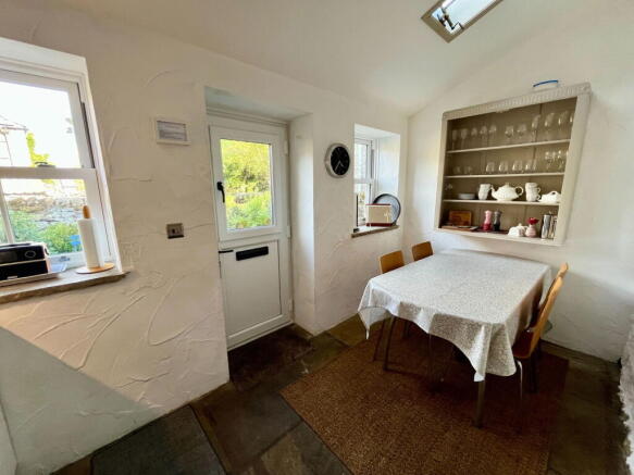 2 bed Cottage for sale Image 6