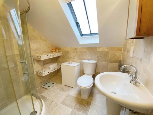 En-Suite pic 1.jpg