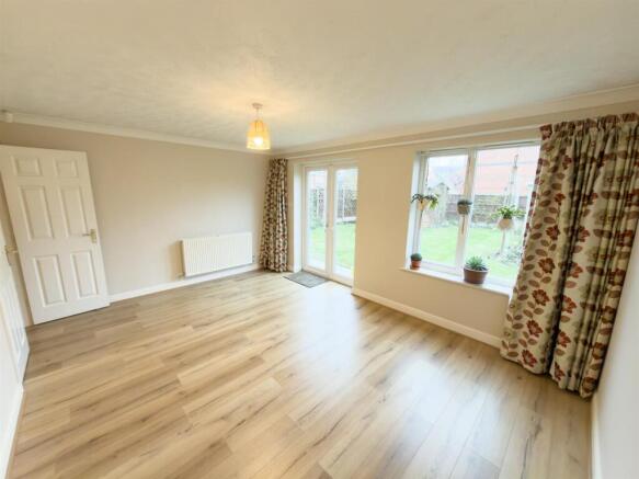 Sitting/Dining Room