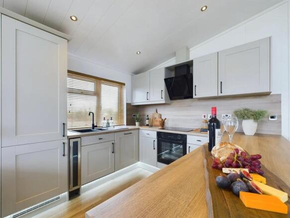2 bed Lodge for sale Image 7