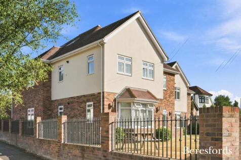 Chelmsford Road, Shenfield, CM15
