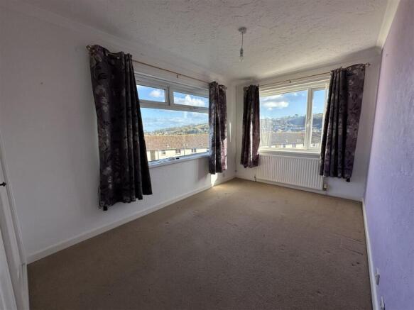 bedroom 2.jpeg