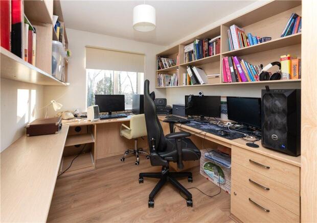 Bedroom/Office