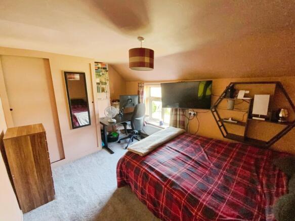 4 bed Semi-Detached for sale Image 10