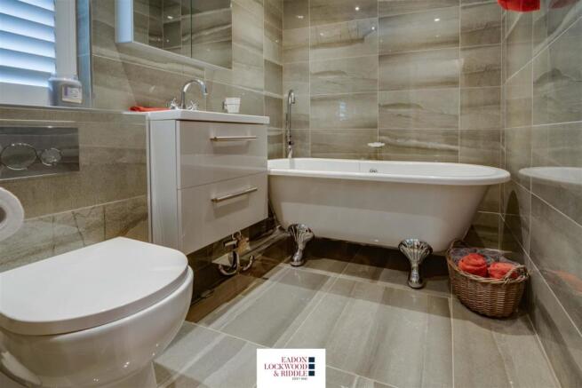 Master Bedroom Ensuite 2.jpg