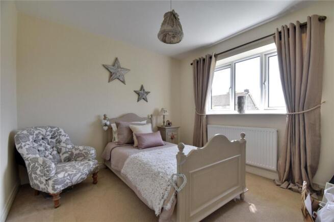 4 bed Detached for sale Image 11